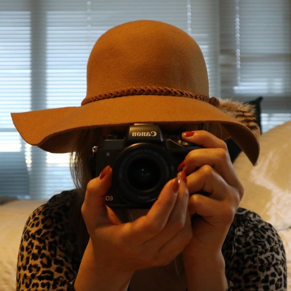 Camel Felt Hat (w feathers) - Picture 3 of 3